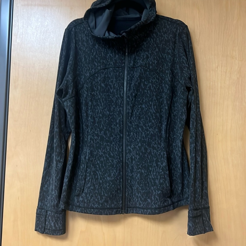 Women’s Lululemon Leopard Camo Hooded Define Jacket Nulu 16